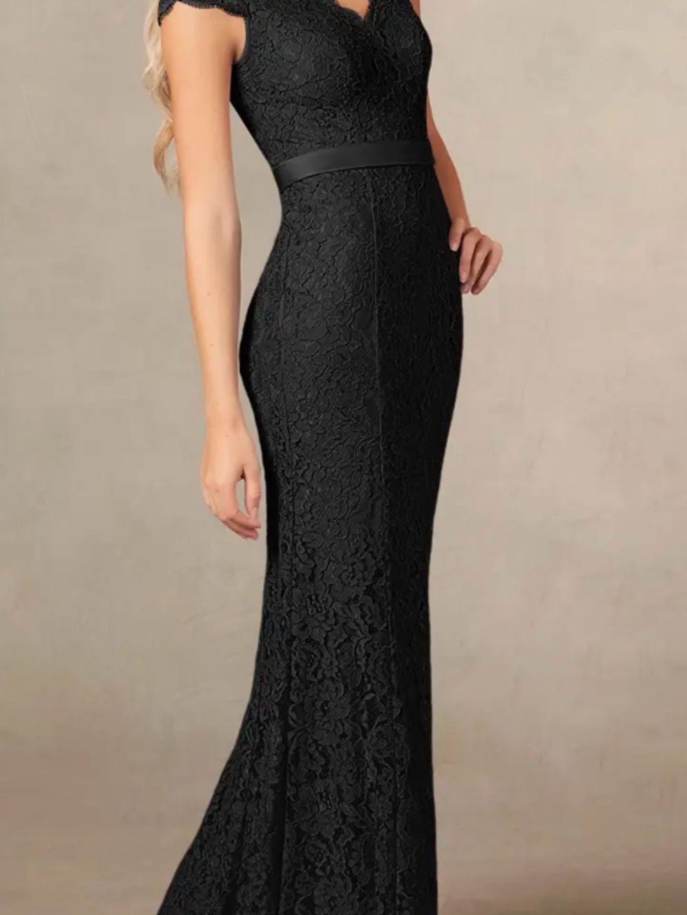 Elegant Black Lace Evening Gown
